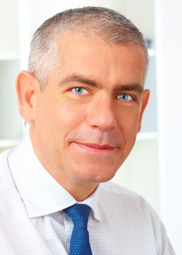 The Best Balding Hairstyles for Men Over 50 2